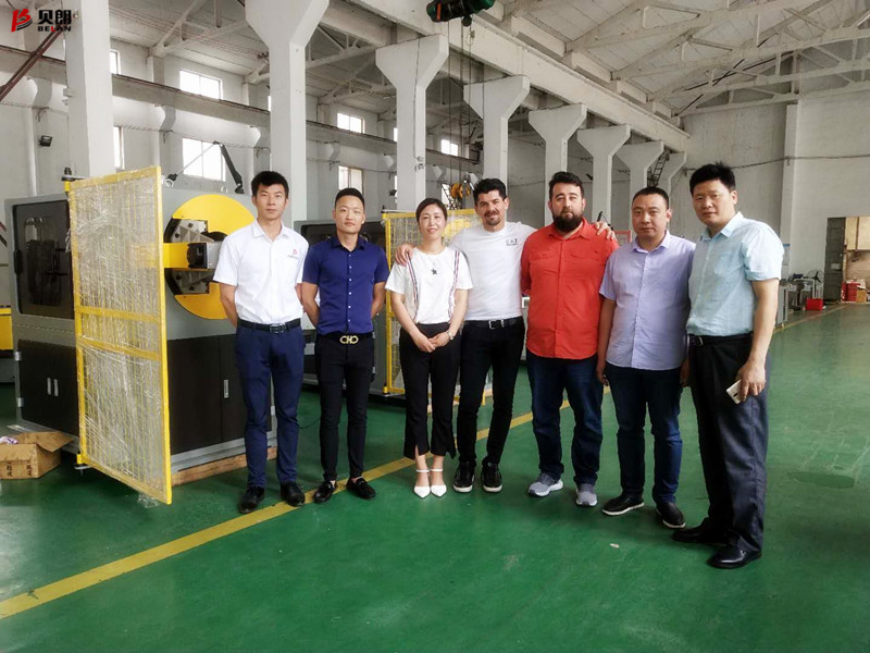 聽(tīng)說(shuō)，貝朗數(shù)控彎線機(jī)廠家來(lái)了外國(guó)客戶(hù)參觀？